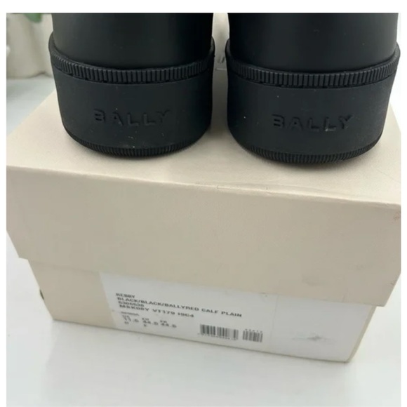 Men's rebby Black and Red leather sneakers size 11.5 US - Picture 5 of 8